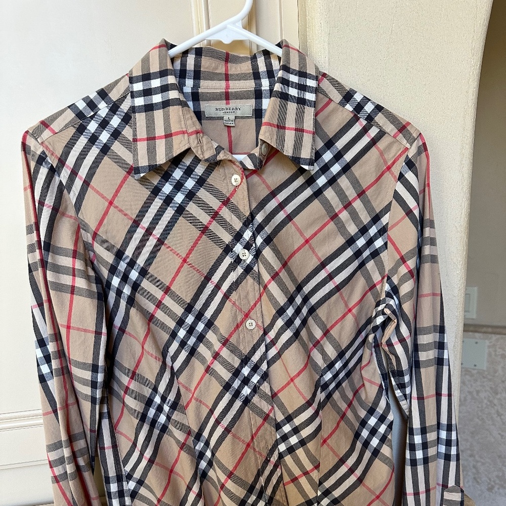 Burberry Check Size Large runs medium to small